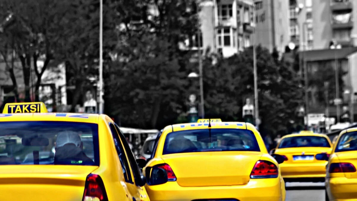 Kuşadası Alacamescit Korsan Taksi